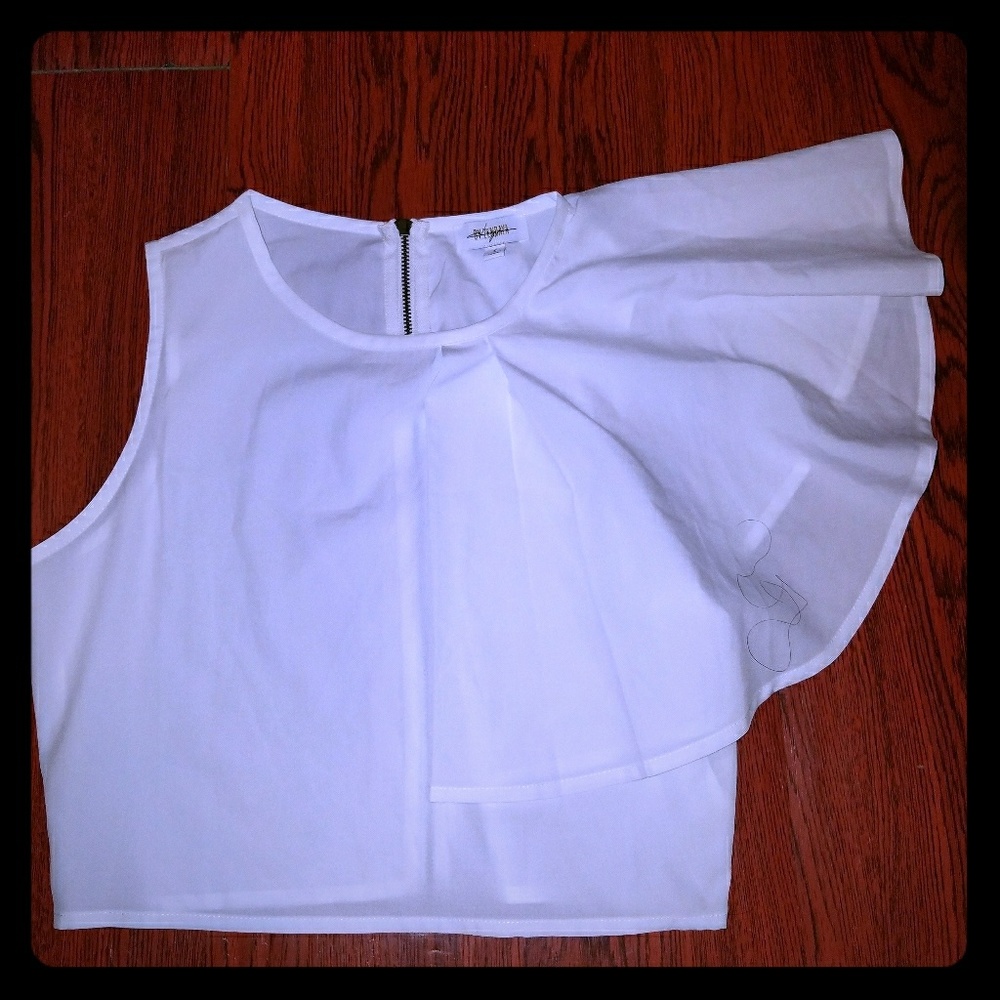 New Daya by Zendaya asymmetrical White Crop
